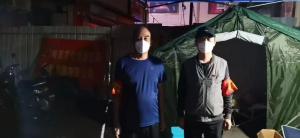 市文旅集團(tuán)一線戰(zhàn)“疫”之：黨旗飄揚(yáng)在門(mén)外，黨旗扎根在心里，53歲和35歲黨員成絕佳搭檔